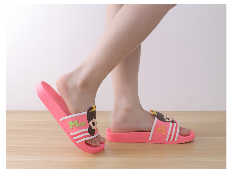 Dép trẻ em nam Mùa hè dành cho phụ huynh và trẻ em Phim hoạt hình trong nhà Không trơn trượt sandal nữ hàn quốc