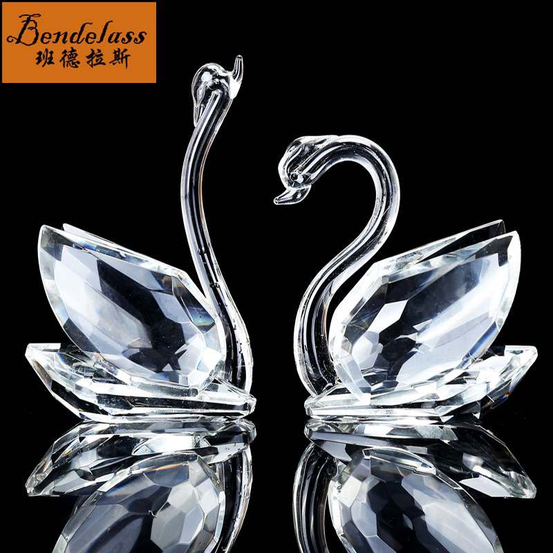 Wedding gift send couple swan crystal ornament high-grade living room decoration new wedding gifts send couple high-end practical