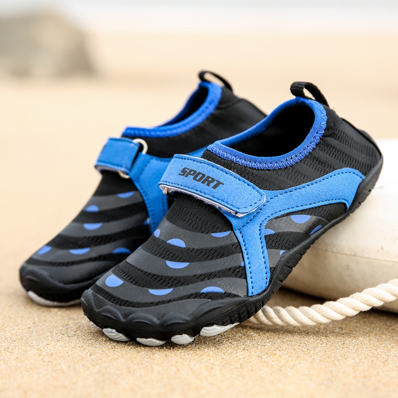 Beach sockshoes parent-child dive snorkeling watertight stream soft shoes anti-slip anti-cutting red men and women foot skin shoes yoga shoes