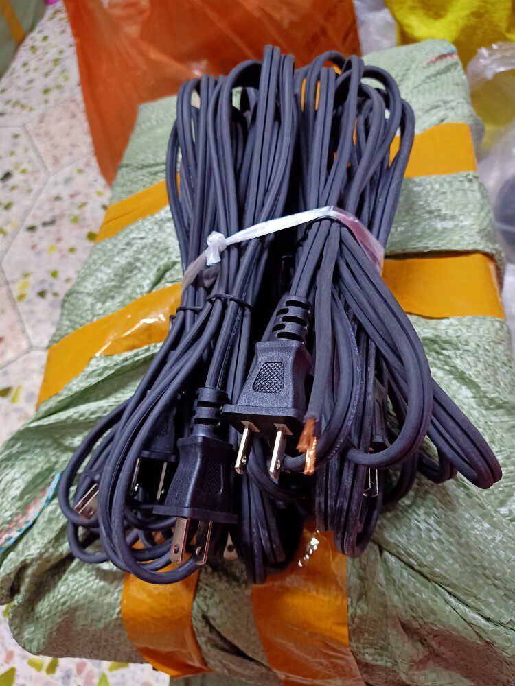 2 square rubber skin two-plug single-head power cord, soft, cold-resistant, anti-scalding, flame-retardant, 3 meters long, pure copper core