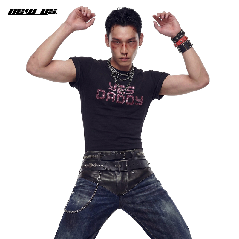 Newus American Style Sexy Hot Boy Style Short-Sleeved T-Shirt with Rhinestones for Men, Slim Fit, Black Style