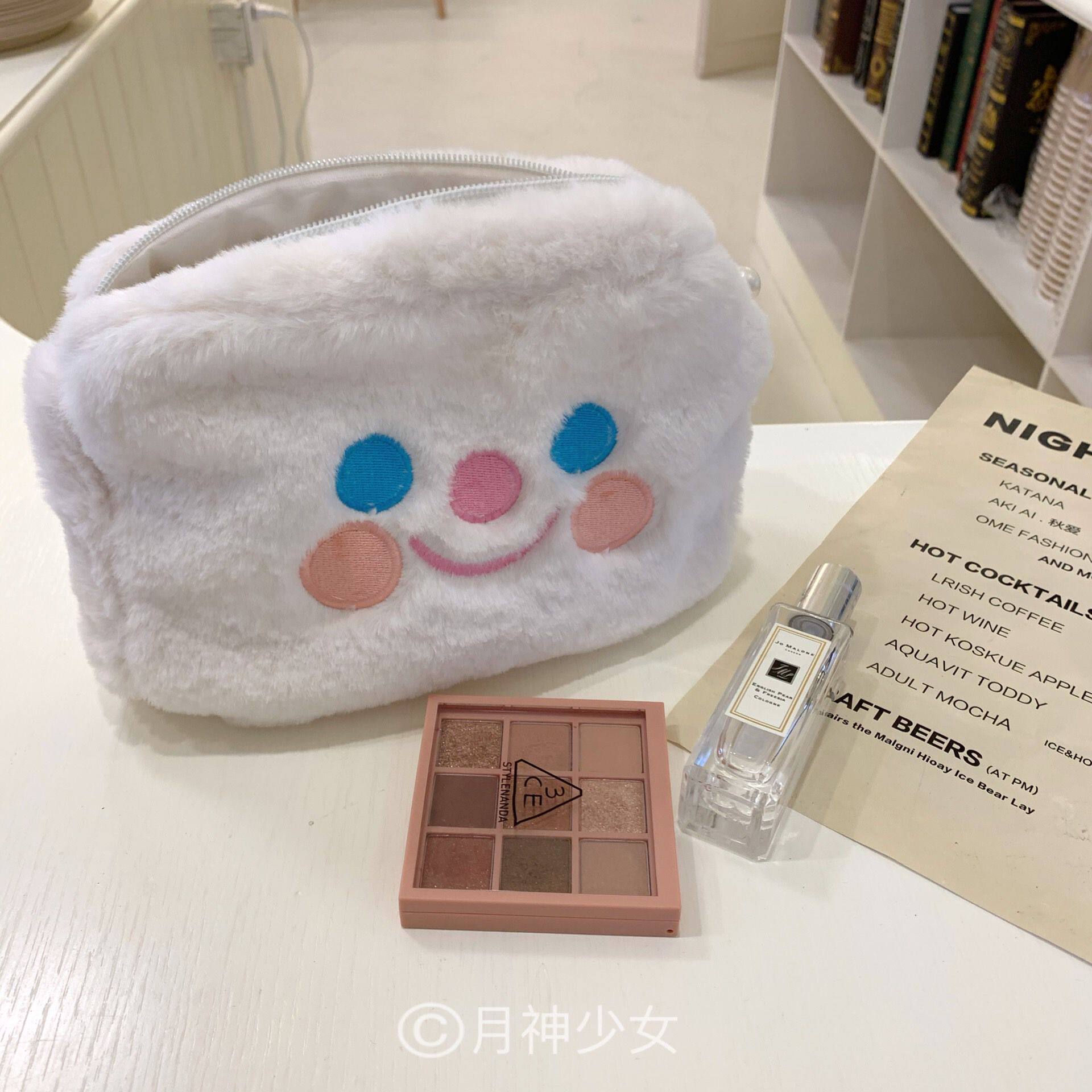 Healing Korean ins cute girl cloud smiley face plush cosmetic bag clutch storage bag