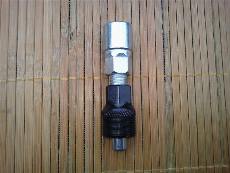 Bicycle tooth plate puller removal tool Mountain bike square hole spline shaft tooth plate disassembly and assembly maintenance tools