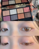 В наличии 20 рождественских восьмицветных теней для век.