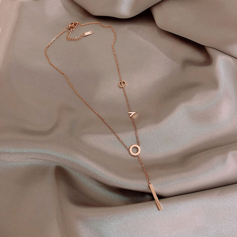 Letter necklace 2021 new female niche design clavicle chain light luxury Korean temperament simple fashion all-match