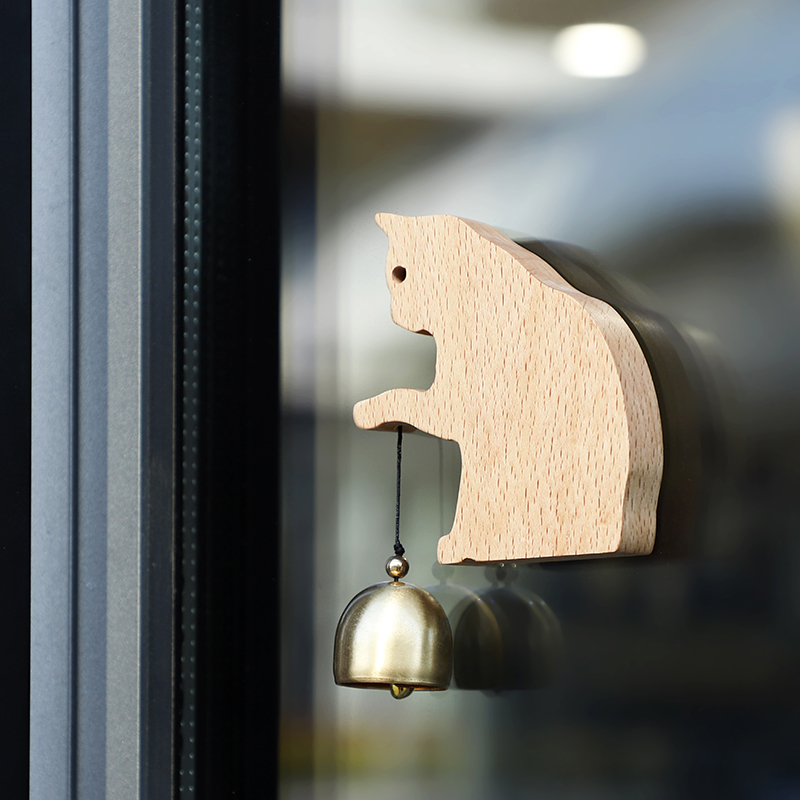 Door bell bell door hanging Japanese-style brass beckoning cat shop entry door reminder suction door wind chime decoration gift