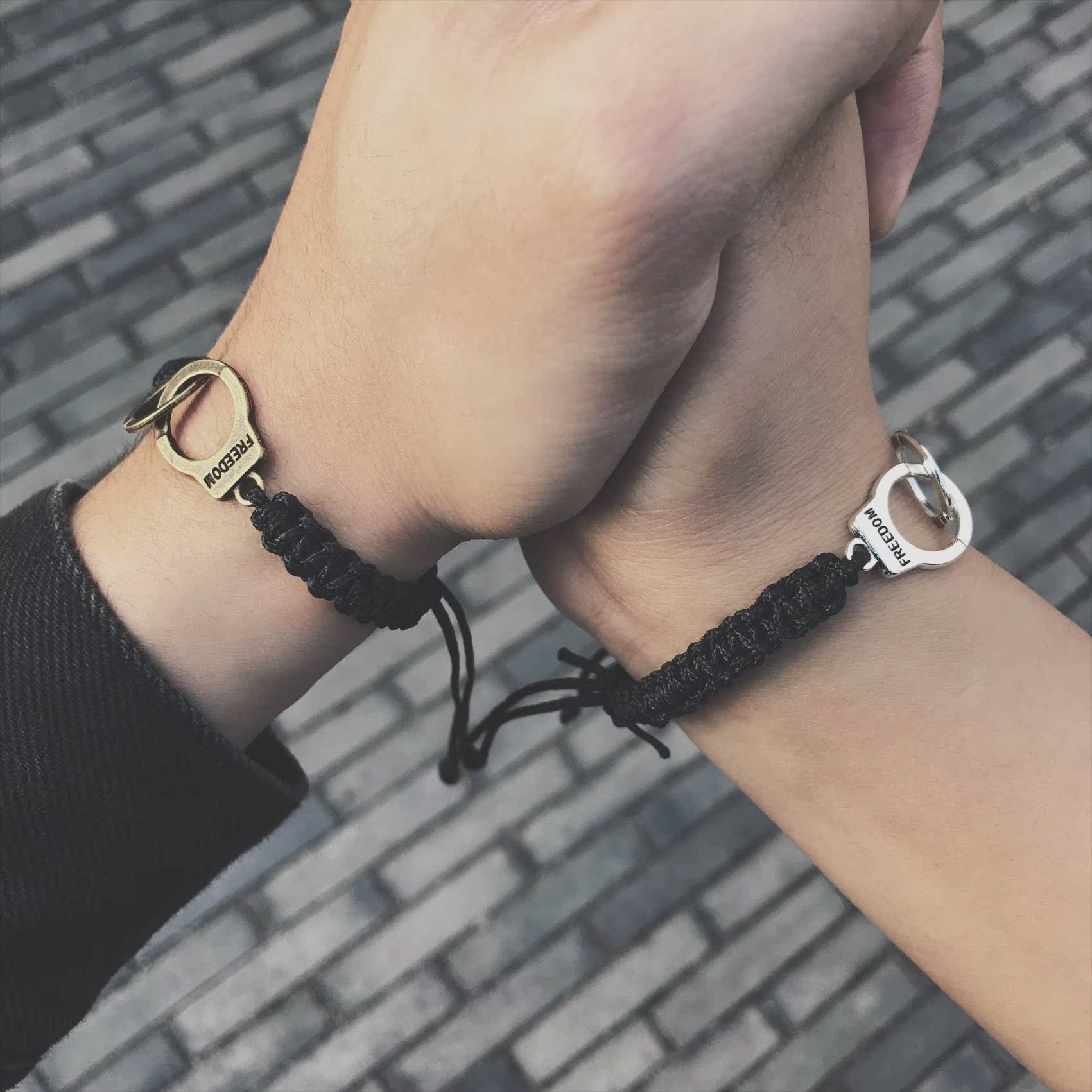 Chain fashion men's bracelet Couple student wild teen jewelry Black one-piece girl creative decoration