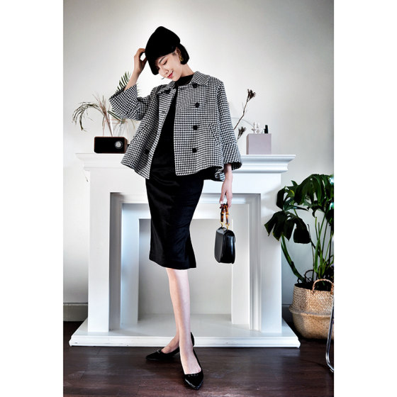 Ching's retro black and white check Hepburn style nine-quarter sleeve coat elegant small cape houndstooth wool coat