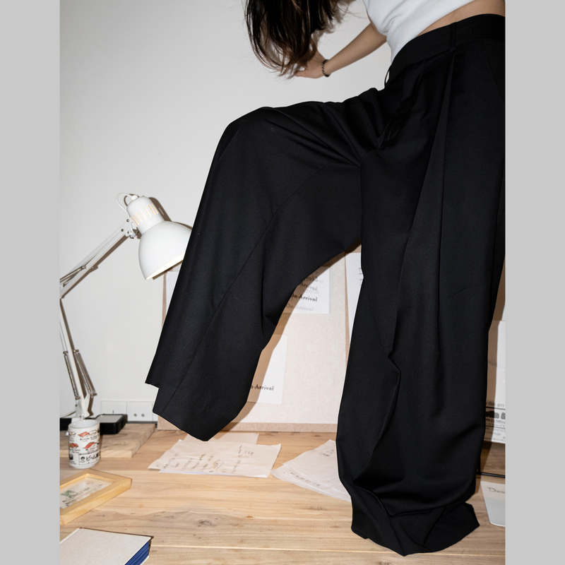 Dead on Arrival 26Ss "Don Juanism" High-Waisted, Ultra-Loose, Large Pleated, Three-Dimensional Dress Pants, Unisex