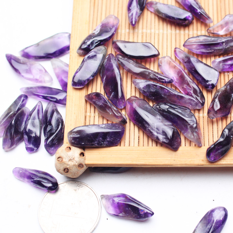 Dễ dàng pha lê cạnh tinh thể sỏi thạch anh tím tự nhiên đồ trang trí sỏi gốc đá đánh bóng lớn hình con chó dài dải hình thô - Trang trí nội thất tự trang trí phòng ngủ handmade