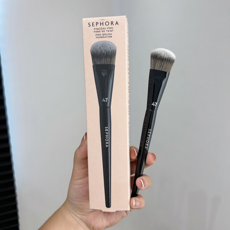 Sephora No. 47 Special Foundation Brush, Flat Head Makeup Brush, Blush Cream Brush, Concealer Brush, for Makeup Artists Only