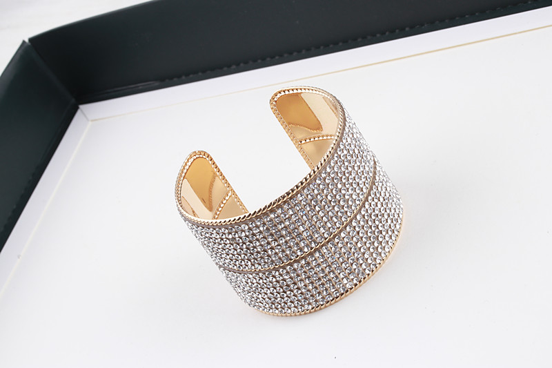 Trang trí vòng tay rộng nữ cường điệu thời trang cá tính toàn kim cương mở vòng tay cá tính Hàn Quốc mùa thu và áo len còng vòng tay gỗ trầm hương