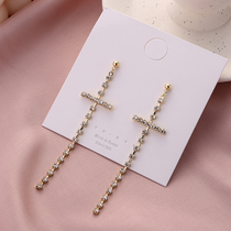 South Korea Net red temperament diamond personality cross show thin face earrings 2020 New Tide round face without ear hole ear clip