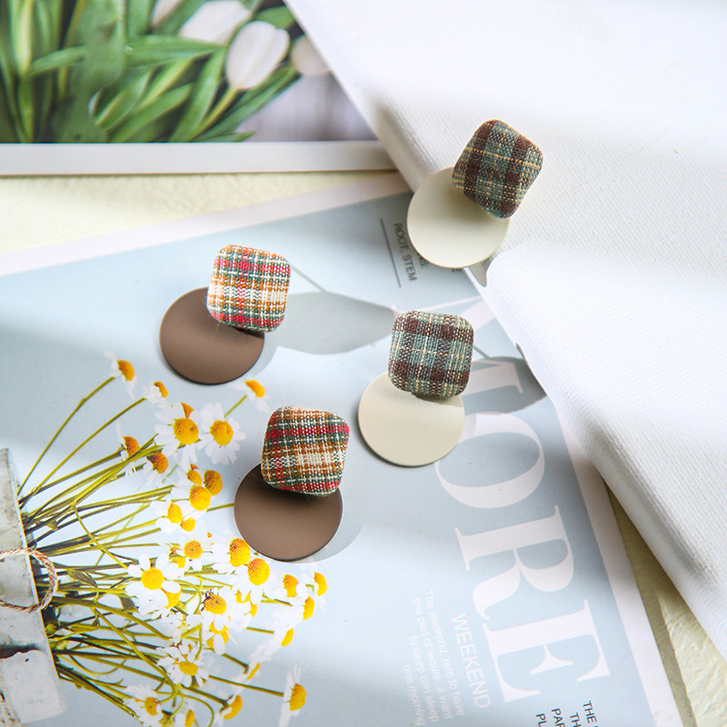 Japan-ROK Retro Art Plaid button Collision Color Earrings Earrings Earrings Minimalist Fashion Earrings Woman Temperament No Ear Clip