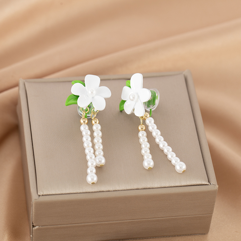 White Flowers Pearls Long earrings French style Temperament Super Fairy 100 hitch a gentle mosquito repellent coil ear clip without earbuds-Taobao