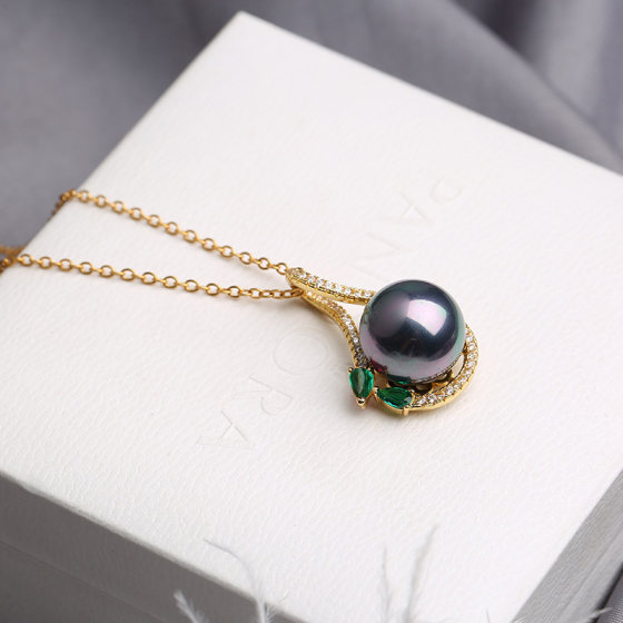 Necklace, single Tahitian black pearl pendant, perfectly round, flawless, stylish, versatile, simple, Korean female clavicle chain