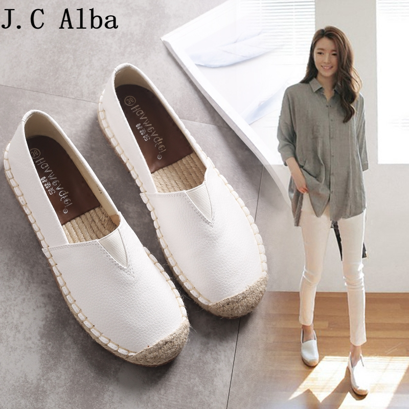 Xiaoxiangfeng soft leather small white shoes 2022 autumn women's shoes slip-on lazy flat single shoes straw fisherman shoes women
