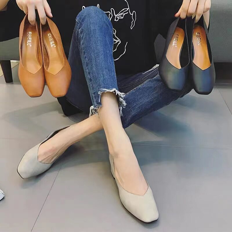French soft leather high-heeled shoes 2022 autumn thick-heeled middle-heeled soft-soled grandma shoes women's retro fairy square-toed shoes women