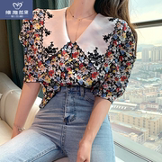 . Shirt nữ thiết kế cảm giác mùa hè nhỏ ánh sáng nấu retro cổng hương nghiền nát hoa thời trang ngắn tay áo bong bóng cổ vuông