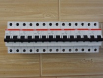 Original unloader ABB DC breaker S202M C2 C3 C3 DC Small air switch 2P 2A 3A spot