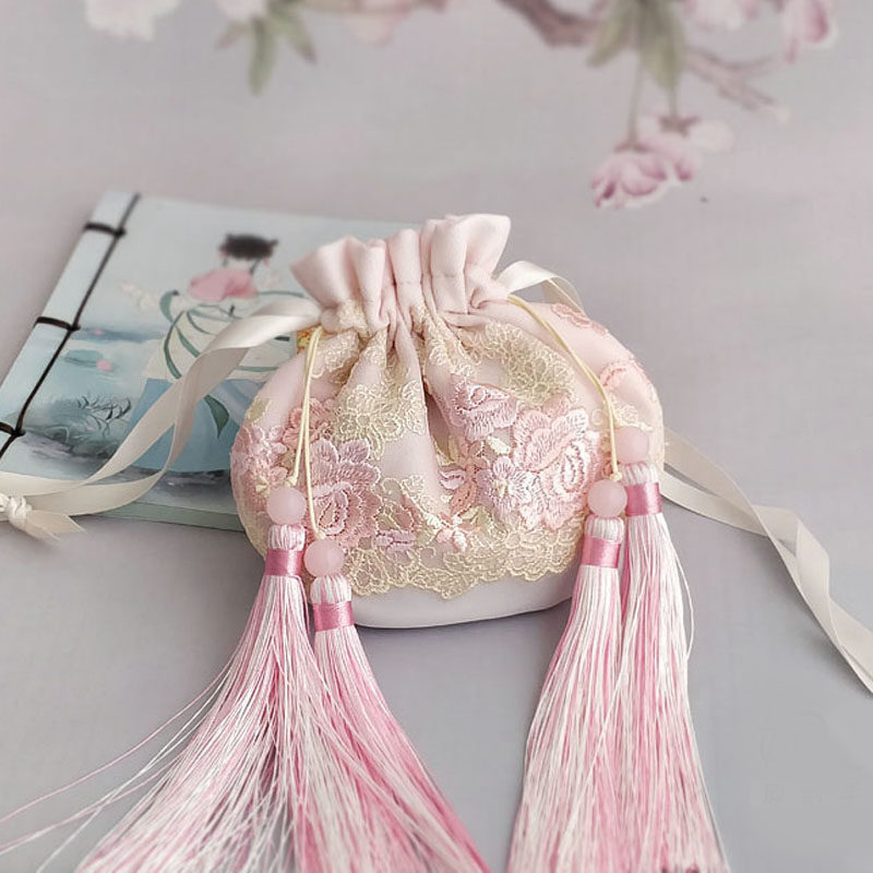 Children's ancient wind small pocketbook Han uniforms streaming Su Bau lace bag Hand Chinese wind Carry-on Bag Embroidered Perfume Bag Empty Bag-Taobao