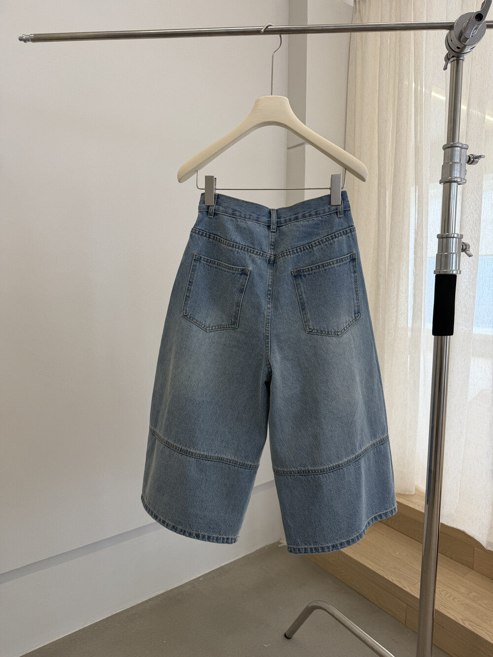 Focuse джинсы укороченные широкие корейский стиль свободные с промывкой голубые 26 весенняя новинка