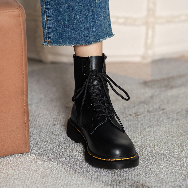 Genuine Leather Black Martin Boots for Women, Autumn and Winter Single Boots, British Style Flat Eight-Hole Six-Hole Short Boots, Large Size Women's Shoes 41 to 43