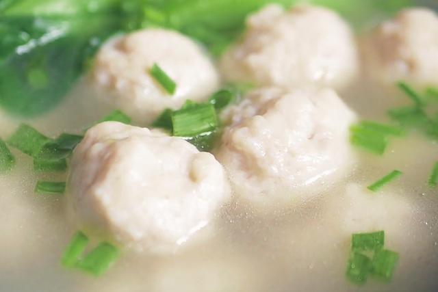 鱼丸不用买,5块钱做一锅,鲜美滑嫩Q弹