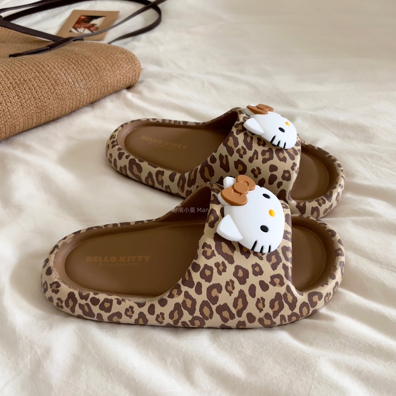 Authentic Hello Kitty Leopard Print Slippers for Women, Summer Indoor Thick-Soled Non-Slip Outdoor Slip-On Slippers Authentic Hello Kitty Leopard Print Slippers for Women, Summer Indoor Thick-Soled Non-Slip Outdoor Slip-On Slippers