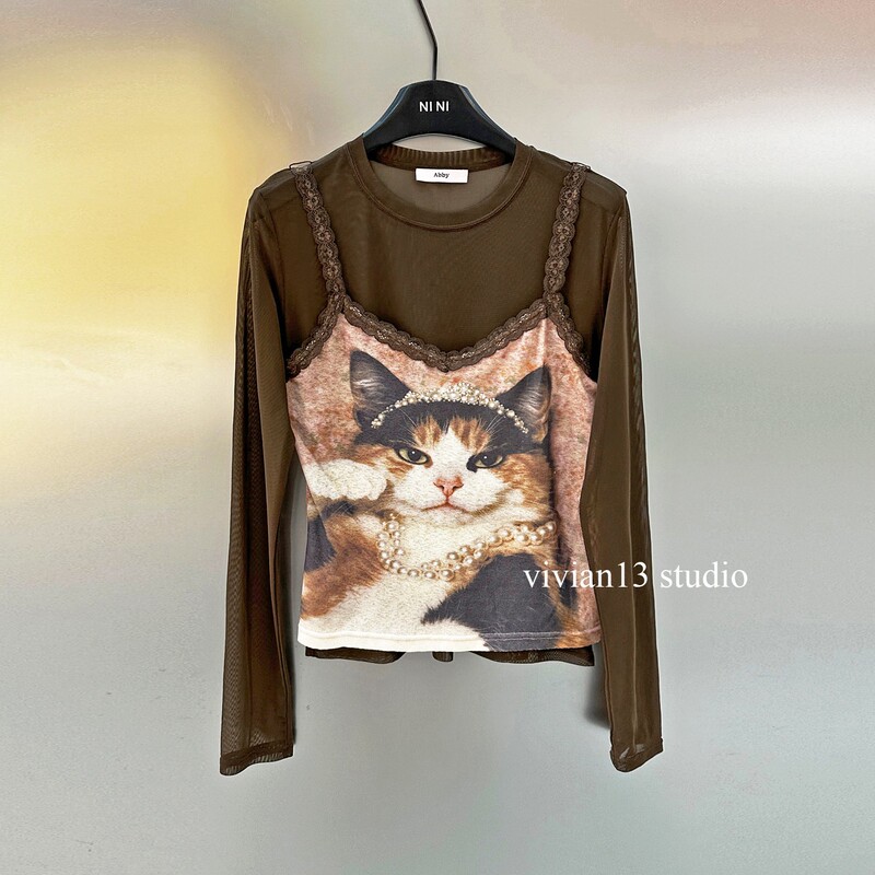 Ab Fun and Cute Crown-Decorated Cat Print Mesh T-Shirt for Women, New Autumn Collection Faux Two-Piece Top