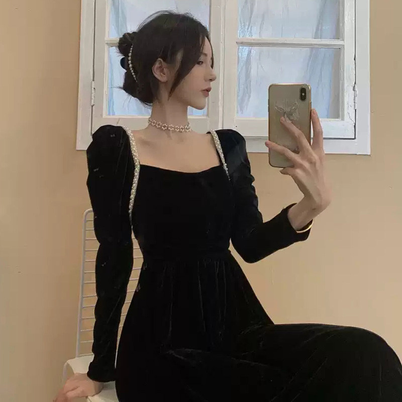 2023 New early autumn light extravaganza with small black dress Superior senses Late dress square collar gold velvet dress-Taobao