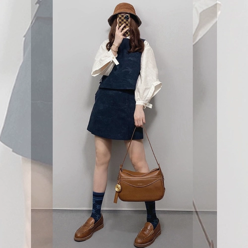 Жилет, рубашка, мини-юбка, комплект, европейский стиль, подходит для подростков, 2025 года, осенний, премиум класс