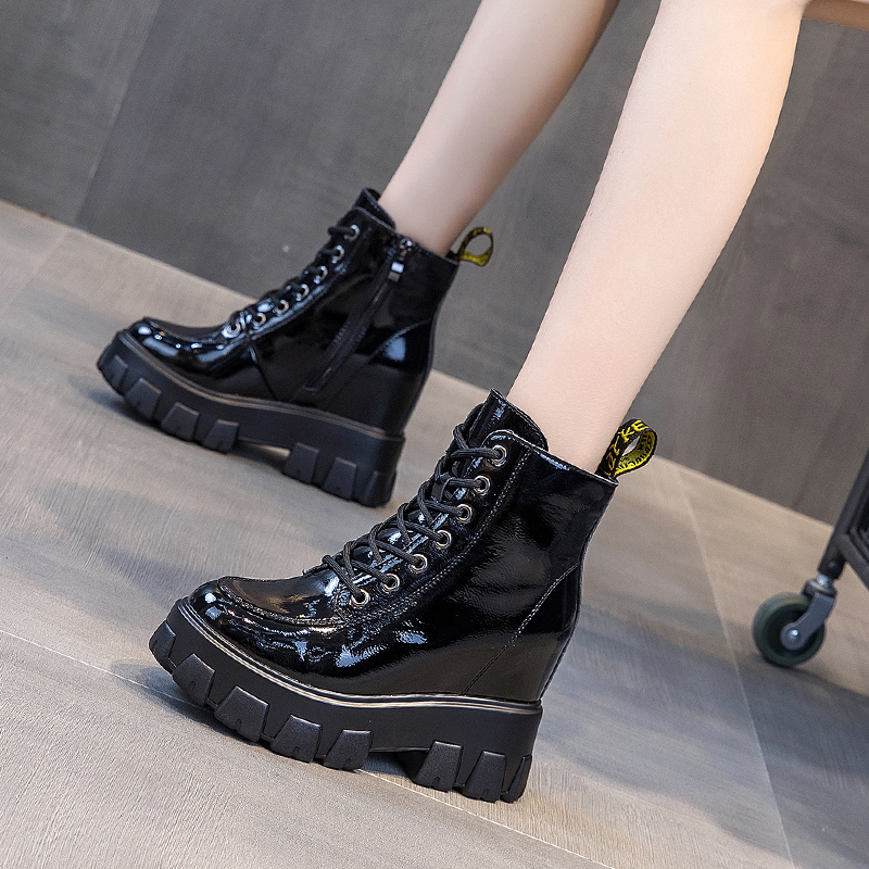 Inside heightening women's shoes 2021 new winter gush Inn wind thick bottom 100 hitch Martin short boots Inn tide boots