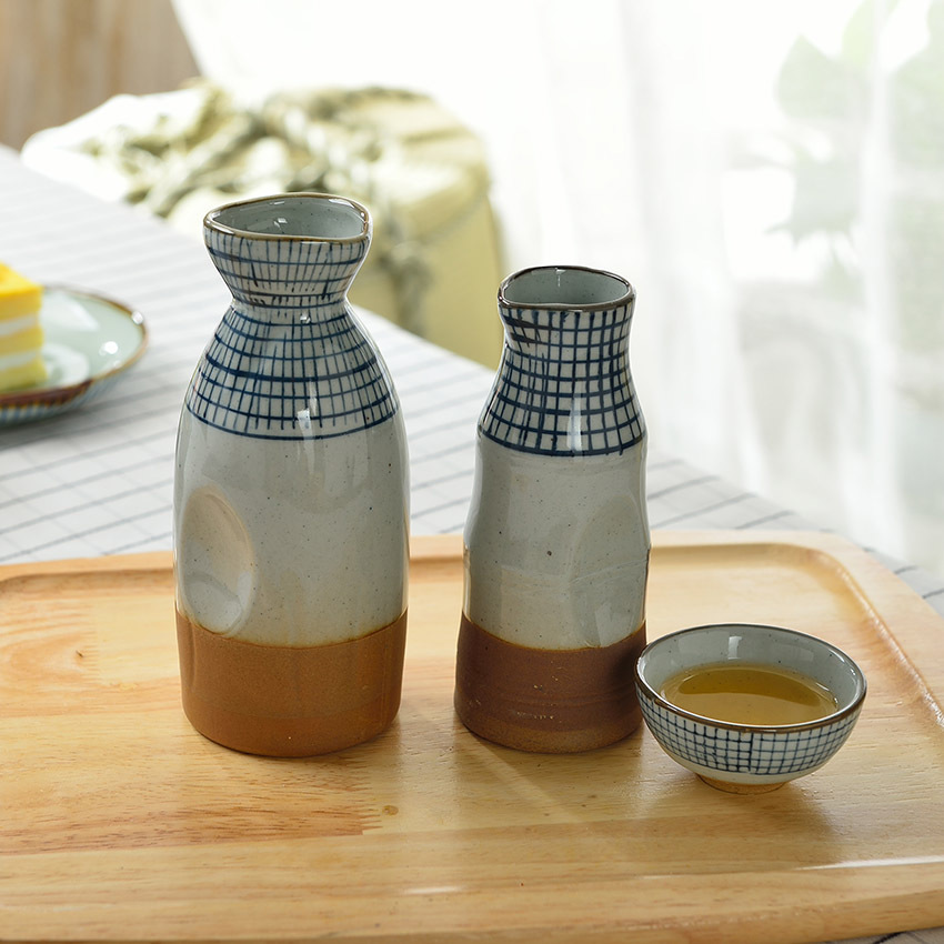 Three points ceramics hip little bottle ancient jar earthenware liquor bottle home an empty bottle glasses suits for you