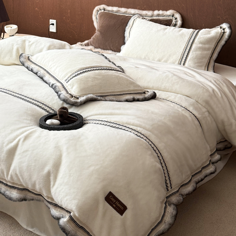 French-Style Light Luxury Thickened Gold Mink Velvet Milk Velvet Four-Piece Set with Fleece Princess-Style White Duvet Cover High-End Winter Bedding French-Style Light Luxury Thickened Gold Mink Velvet Milk Velvet Four-Piece Set with Fleece Princess-Style White Duvet Cover High-End Winter Bedding