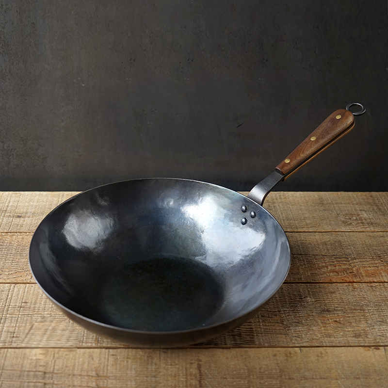 Touch-making frying pan hand forged with walnuts wood handle cooked iron No coating non-stick Home Gas gas cooker Gift Pan Shovel