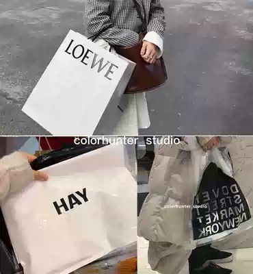 Hunter's ins and Little Red Book are very hot custom paper bags and plastic bags, great photo props