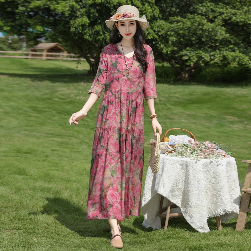 New Floral Cotton Dress for Women, Summer Plus Size, Elegant and Classy, Age-Reducing, Long Skirt with a Large Hem