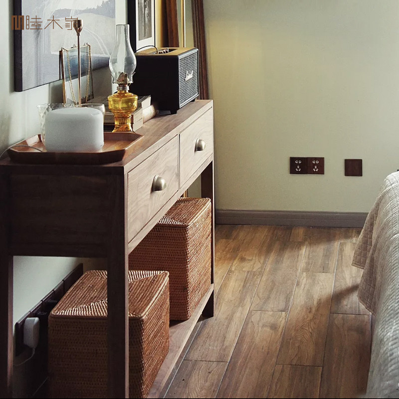 The mummy is well-lived with the same custom side table Nordic wind modern solid wood furniture North American black walnut wood table