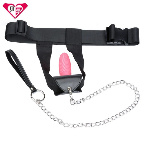 Женский пенис носит брюки ручное оборудование для вставки