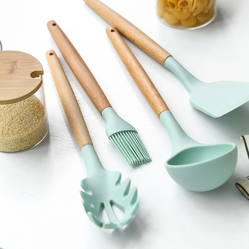 High temperature wooden handle silicone kitchenware not stained cooking shovel frying pan with soup spoon mixed noodle baking scraper