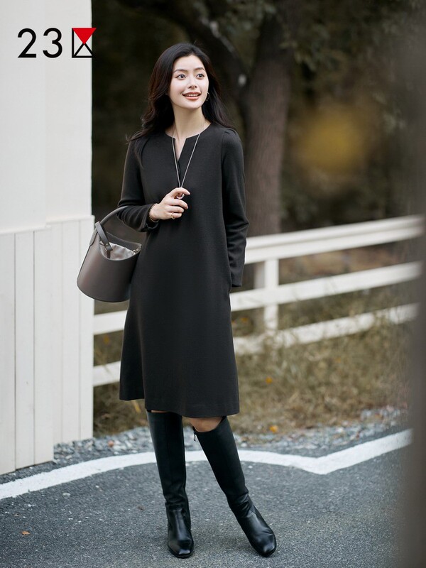 District 23 Japanese Style Autumn and Winter Work Clothing Loose Pure Wool Straight Dress V Neck Pullover Dress Shopping Mall Same Style