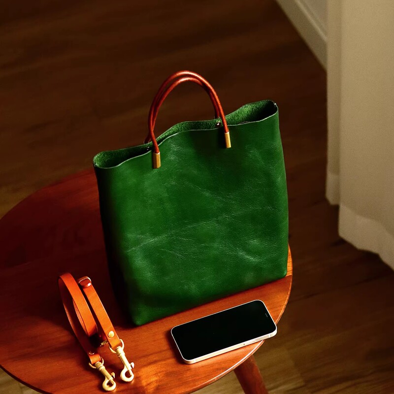 New Green Bucket Bag for Women, Made of Vegetable-Tanned Soft Leather, Dark Green Handbag, Artistic and Natural Style, Lightweight Laptop Bag, Briefcase