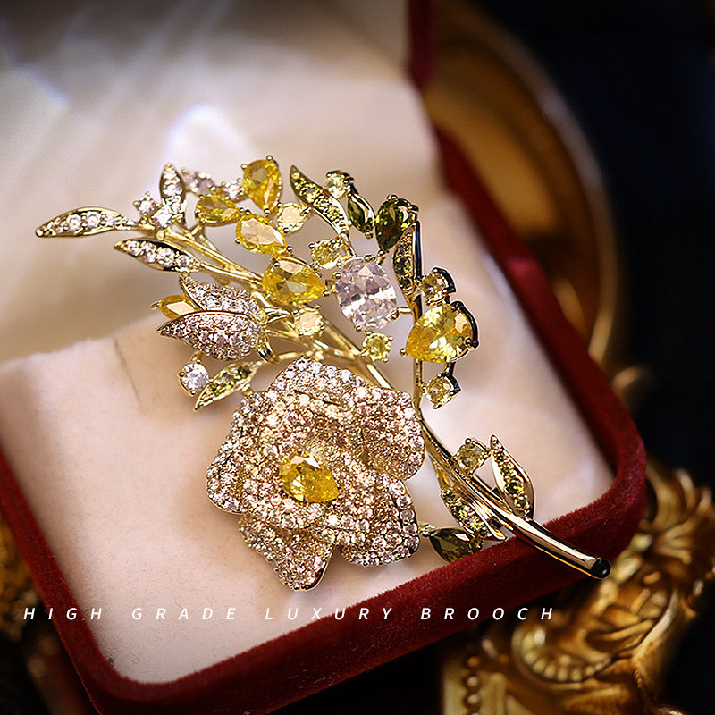 Camellia Brooch, High-End Women's Exquisite and Fashionable Light Luxury Brooch, Women's Suit Coat Winter Accessory, Vintage Corsage