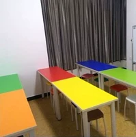Nội thất trường mẫu giáo nhỏ mới bàn học sinh kết hợp dải màu bàn mới bàn ghế - Nội thất giảng dạy tại trường bàn học ismart