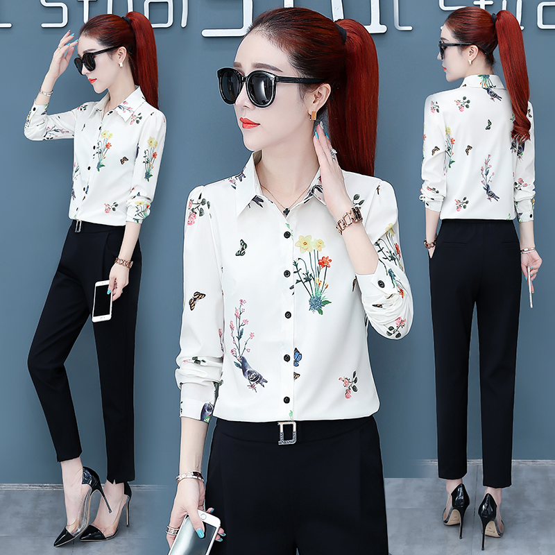 Flower blouse women's long sleeves 2021 spring and autumn new plush thickening bottom middle-aged mother chiffon shirt blouse winter