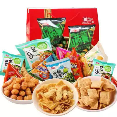 Sanhui New Year's snacks big gift package to give girlfriends children gifts biscuits potato chips, fries food 365G, etc.