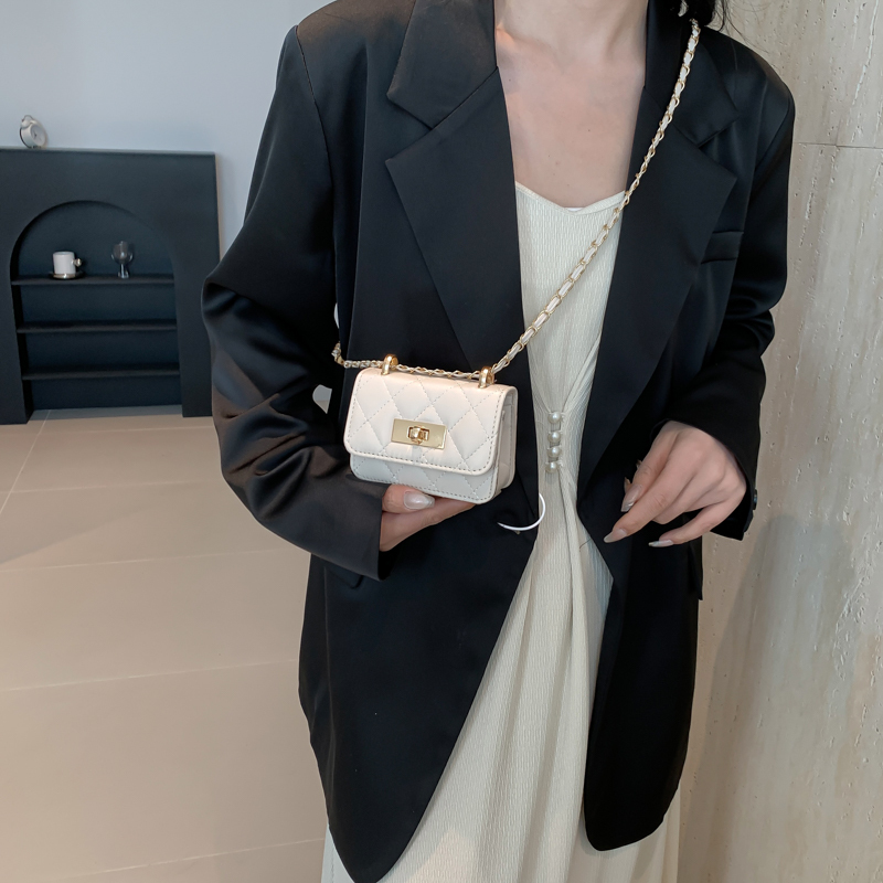 Niche Designer Bags for Women 2026 Trendy New Stylish Quilted Chain Mini Crossbody Bag Internet Celebrity Lipstick Bag