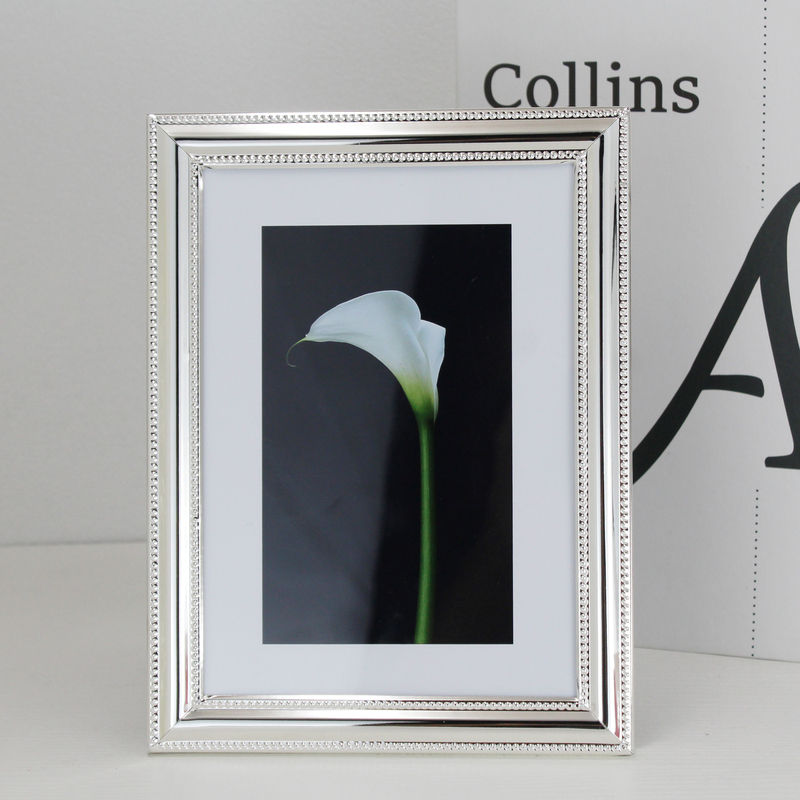Simple and Classy Metal Photo Frame Glass Display Stand 6 Inches 8inch 10inch A4 Creative Wall Hanging 7inch Desktop Couple Ornaments