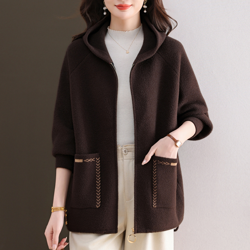Mom's New Autumn and Winter Woolen Coat, Plus Size, Stylish Hooded Zip-Up Cardigan, Loose and Fashionable Women's Coat Mom's New Autumn and Winter Woolen Coat, Plus Size, Stylish Hooded Zip-Up Cardigan, Loose and Fashionable Women's Coat
